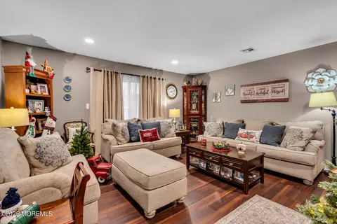 Living - 918 Lakeside Dr N, Forked River, NJ 08731 photo 2 of 2
