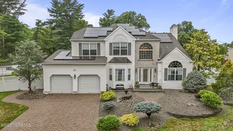 3 Glenrothes Ct, Jackson, NJ 08527