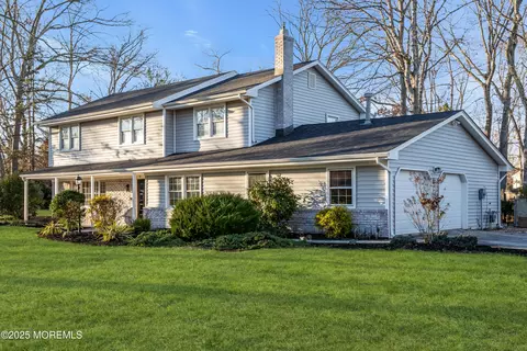 3 Easy St, Lanoka Harbor, NJ 08734