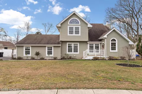 69 Chestnut Ct, Brick, NJ 08723