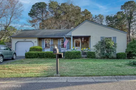 9 Greenleaf St, Whiting, NJ 08759