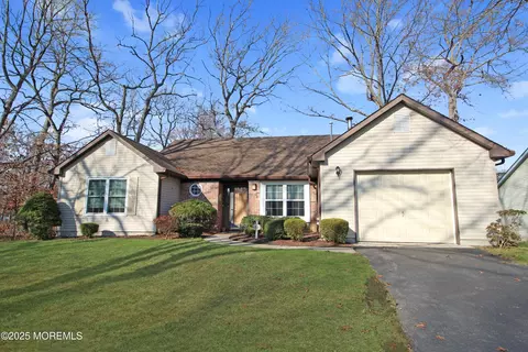 166 Morning Glory Ln N, Whiting, NJ 08759