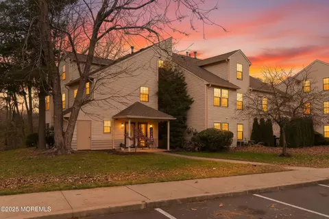 201 Begonia Ct, Jackson, NJ 08527