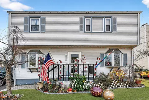 114 Maple Ave, Keansburg, NJ 07734