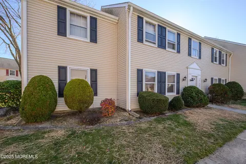 267 Milford Ln #267B, Monroe, NJ 08831