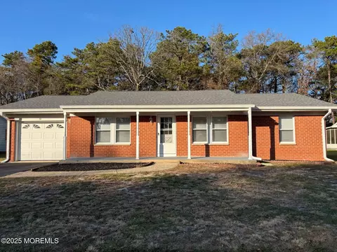 32 Constitution Blvd, Whiting, NJ 08759