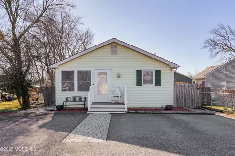 2415 5th Ave, Toms River, NJ 08753