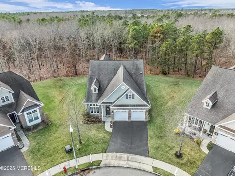 33 Quincy Ter, Barnegat, NJ 08005
