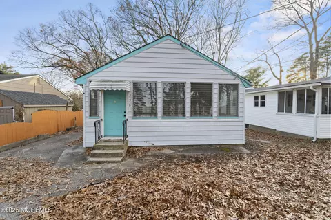 336 Anthony Ave, Toms River, NJ 08753