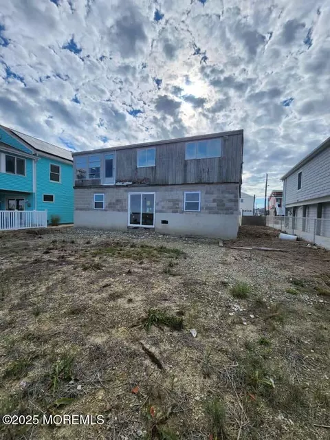 389 Kingfisher Rd, Tuckerton, NJ 08087