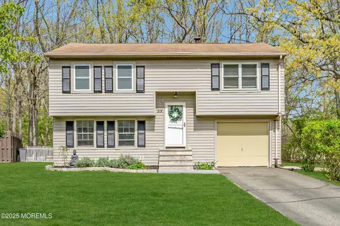 6 Robin Rd #1000, Howell, NJ 07731
