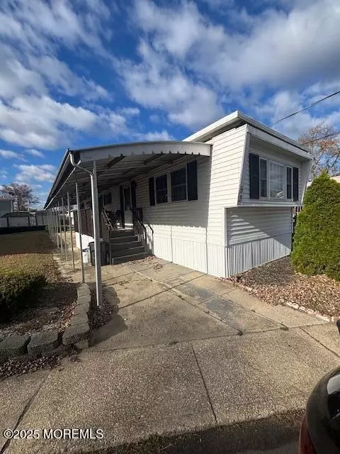53 Bayshore Mobile Mnr, Hazlet, NJ 07730