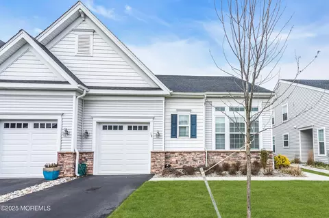 18 Gulfstream Rd, New Egypt, NJ 08533