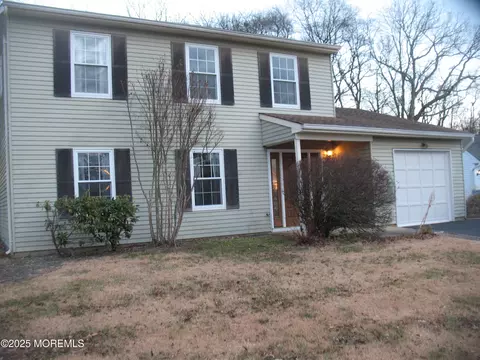 32 Appletree Rd, Howell, NJ 07731
