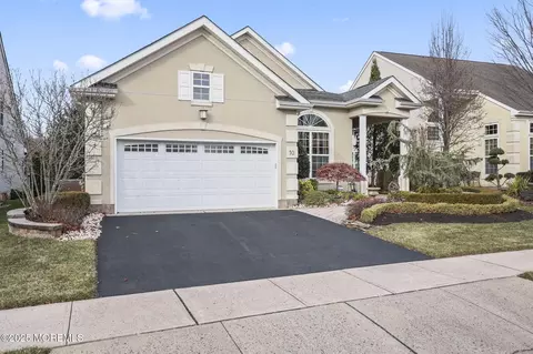 10 Pink Star Ct, Manalapan, NJ 07726
