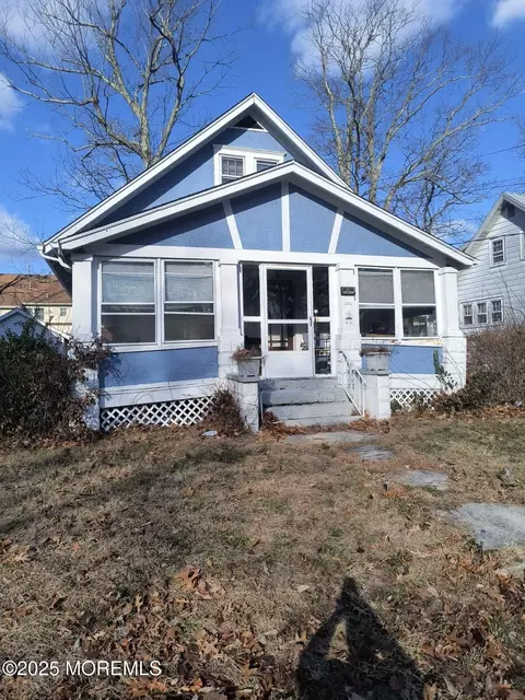 25 11th St, Lakewood, NJ 08701