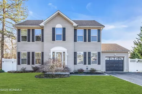 800 12th Ave, Toms River, NJ 08757