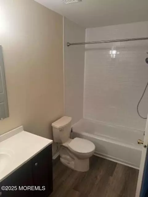Bath - 702 Goldthread Ct, Jackson, NJ 08527 photo 1 of 2