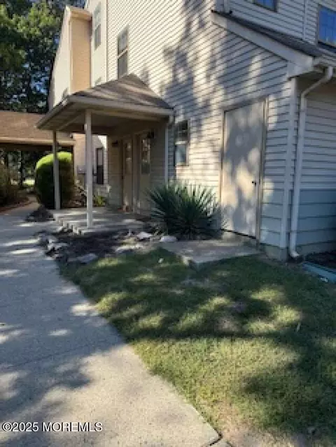 702 Goldthread Ct, Jackson, NJ 08527
