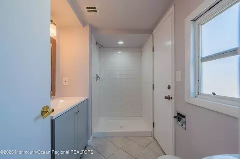 Bath - 34 E Crane Way, Lavallette, NJ 08735 photo 1 of 1