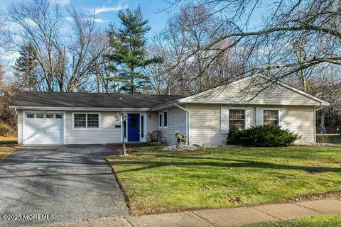 3 Waverly Pl, Aberdeen, NJ 07747