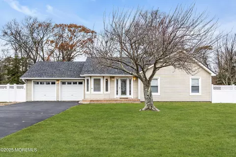 834 E Hickory Dr, Lanoka Harbor, NJ 08734