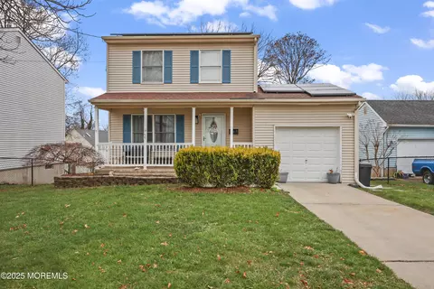 30 Mcdermott St, Freehold, NJ 07728