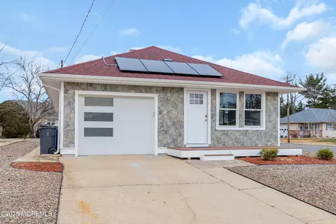 1738 Yorktowne Blvd, Toms River, NJ 08753