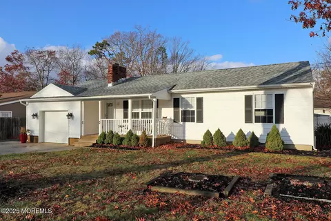 1012 Chelsea St, Forked River, NJ 08731
