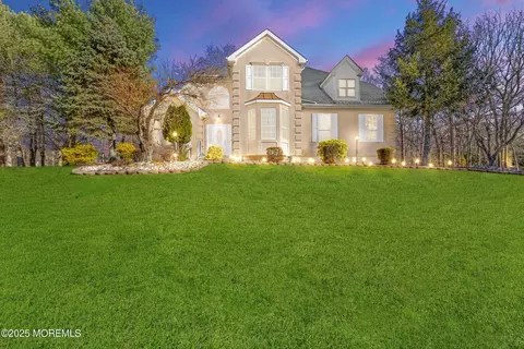 26 Tuscany Dr, Jackson, NJ 08527