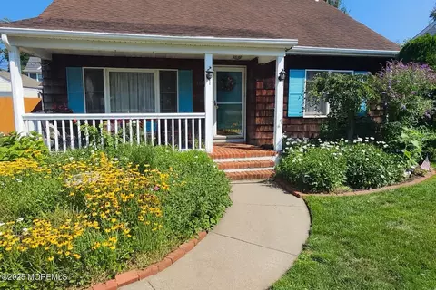 1644 Riverview Ter, Wall, NJ 07719