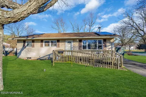 2 Drew Ct, Jackson, NJ 08527