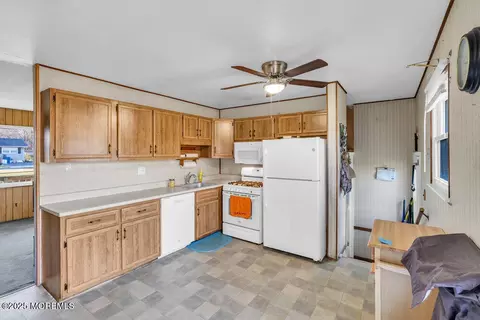 Kitchen - 2 Drew Ct, Jackson, NJ 08527 photo 2 of 2