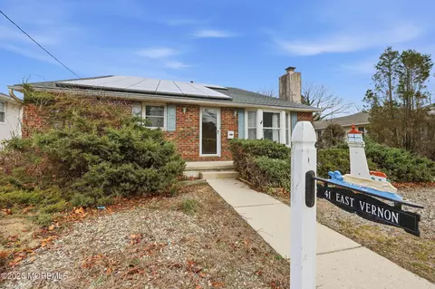 41 E Vernon Ave E, Northfield, NJ 08225
