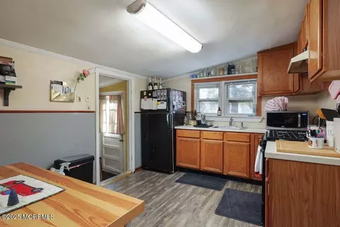 Kitchen - 47-49 Appleton Ave, Leonardo, NJ 07737 photo 6 of 6