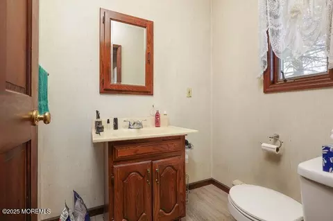 Bath - 47-49 Appleton Ave, Leonardo, NJ 07737 photo 1 of 3