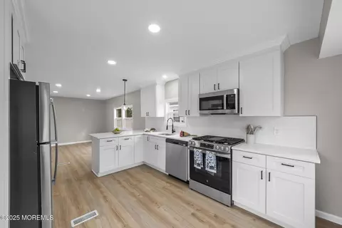 Kitchen - 712 7th St, Jackson, NJ 08527 photo 2 of 3