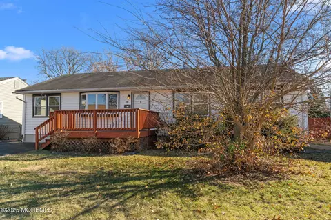 110 Crescent Dr, Brick, NJ 08724