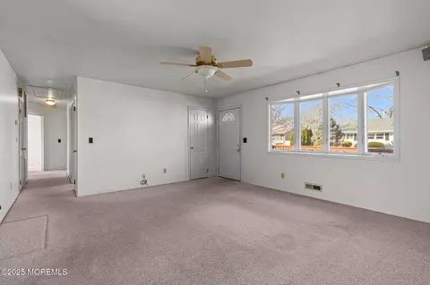 110 Crescent Dr, Brick, NJ 08724 photo 4