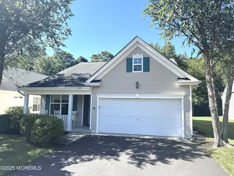 57 Chesterfield Dr, Jackson, NJ 08527