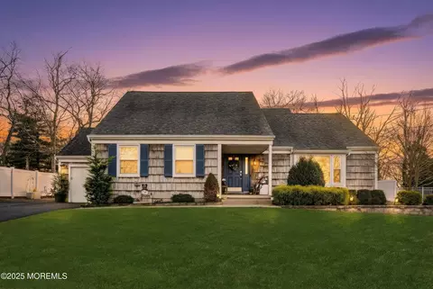 323 Suburban Dr, Toms River, NJ 08753
