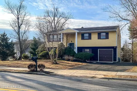 1226 E County Line Rd E, Lakewood, NJ 08701