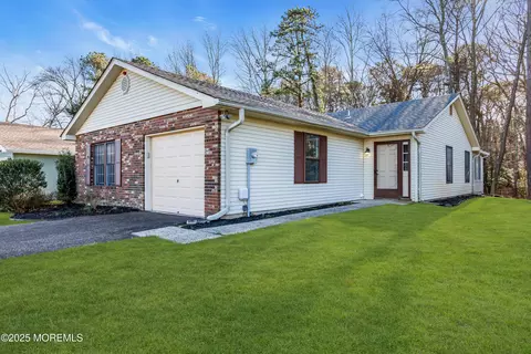 120 Everest Dr S, Brick, NJ 08724
