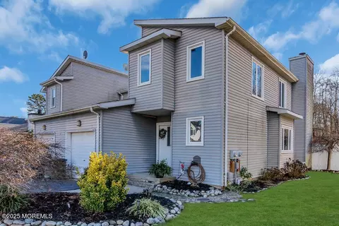 13 Emerald Dr # B, Barnegat, NJ 08005