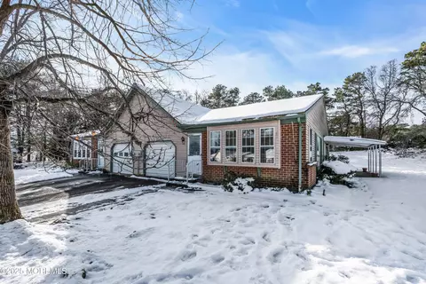 12 Juniper Ln # B, Whiting, NJ 08759