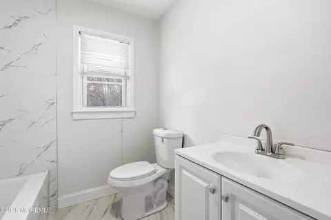 Bath - 16 Crest Rd, Jackson, NJ 08527 photo 1 of 4