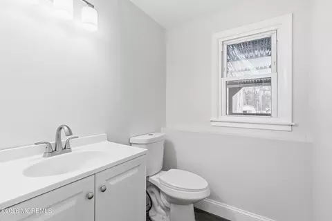 Bath - 16 Crest Rd, Jackson, NJ 08527 photo 3 of 4