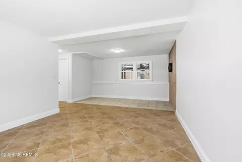 Living - 16 Crest Rd, Jackson, NJ 08527 photo 3 of 3
