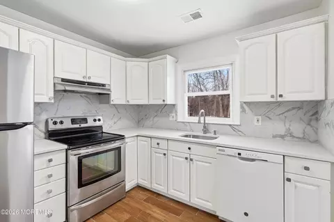 Kitchen - 16 Crest Rd, Jackson, NJ 08527 photo 2 of 3