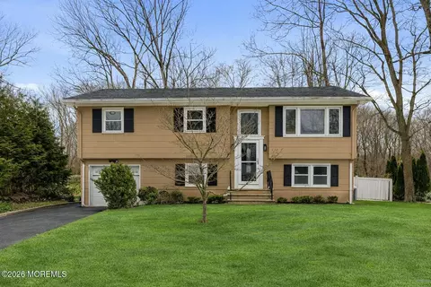 16 Crest Rd, Jackson, NJ 08527